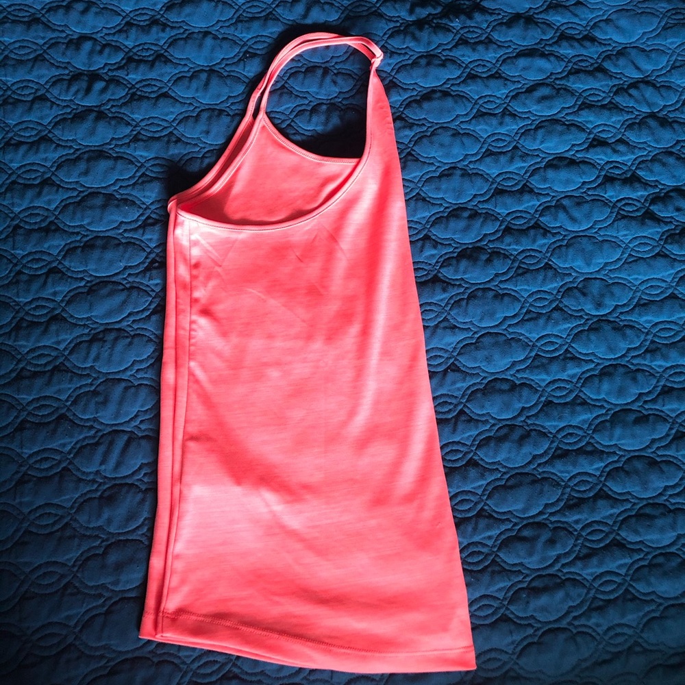 Under armour racer back tank tap